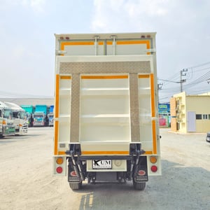 สี่ล้อตู้ลิฟท์ท้าย ISUZU NLR 130 แรง ปี 2564 (3578) สี่ล้อตู้ลิฟท์ท้าย ISUZU NLR 130 แรง ปี 2564 (3578)