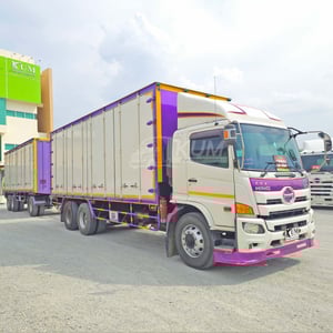 สิบล้อตู้สิบบาน HINO FL8J 260 แรง ปี 2560 + หางตู้สิบบาน สามเพลา อู่เซฟดีล ปี 2563 (3133 4972) สิบล้อตู้สิบบาน HINO FL8J 260 แรง ปี 2560 + หางตู้สิบบาน สามเพลา อู่เซฟดีล ปี 2563 (3133 4972)