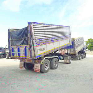 **Vายตัดด**สิบสองล้อดั้มพ์ ISUZU FYH 360 แรง ปี 2557 + หางดั้มพ์ สามเพลา อู่ส.สมบัติ ปี 2557 (2465 2466)