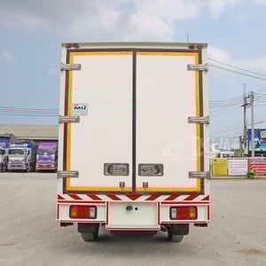 สี่ล้อตู้เย็น ISUZU NLR 130 แรง ปี 2566 (8088)