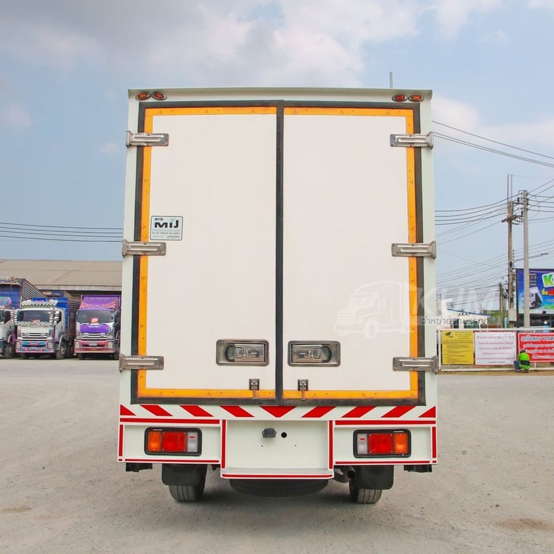 สี่ล้อตู้เย็น ISUZU NLR 130 แรง ปี 2566 (8088) สี่ล้อตู้เย็น ISUZU NLR 130 แรง ปี 2566 (8088)