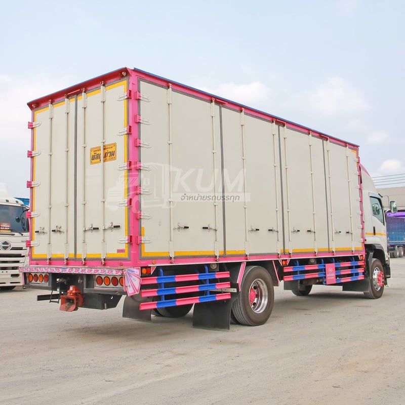 หกล้อตู้สิบบาน ISUZU FTR 240 แรง ปี 2565 (5322) หกล้อตู้สิบบาน ISUZU FTR 240 แรง ปี 2565 (5322)