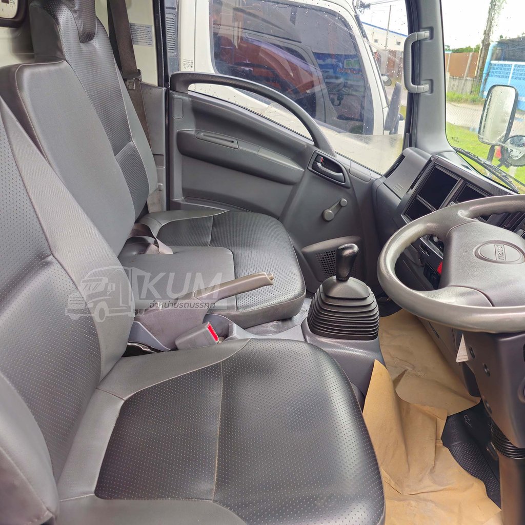 สด ลด VAT สี่ล้อตู้ ISUZU NLR 130 แรงม้า ปี 60 ราคาเบาๆ (5044)