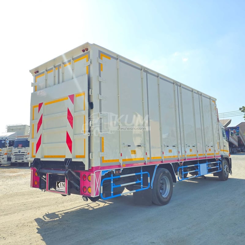 หกล้อตู้สิบบานลิฟท์ท้าย HINO FG 240 แรง ปี 62 (8724)