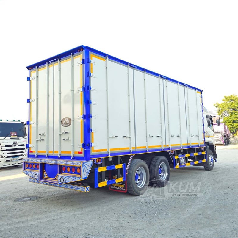 สิบล้อตู้ ISUZU FVM 240 แรง ปี 61 ตู้บิ้วใหม่ (1517)