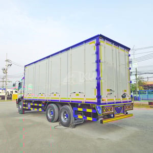 สิบล้อตู้ ISUZU FVM 240 แรง ปี 2560 (2720)