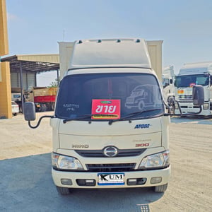สี่ล้อตู้ HINO XZU 136 แรง ปี 67 (9713) สี่ล้อตู้ HINO XZU 136 แรง ปี 67 (9713)