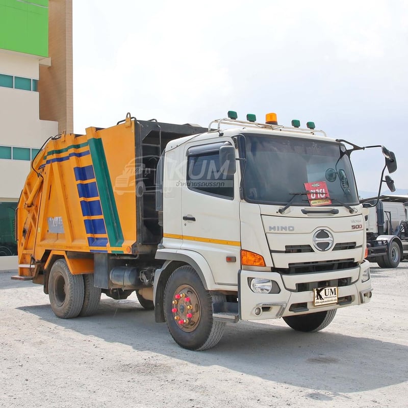 หกล้อบรรทุกขยะ HINO FG8J 240 แรง ปี 2566 (4039) หกล้อบรรทุกขยะ HINO FG8J 240 แรง ปี 2566 (4039)