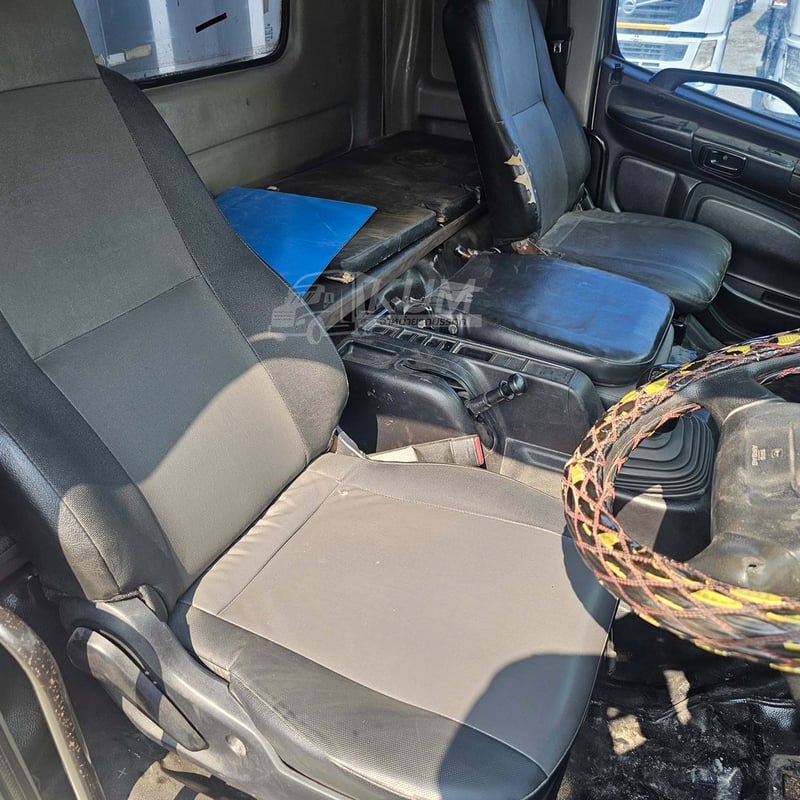 สิบล้อตู้สิบบาน HINO FL8J 260 แรง ปี 2561 (2716)