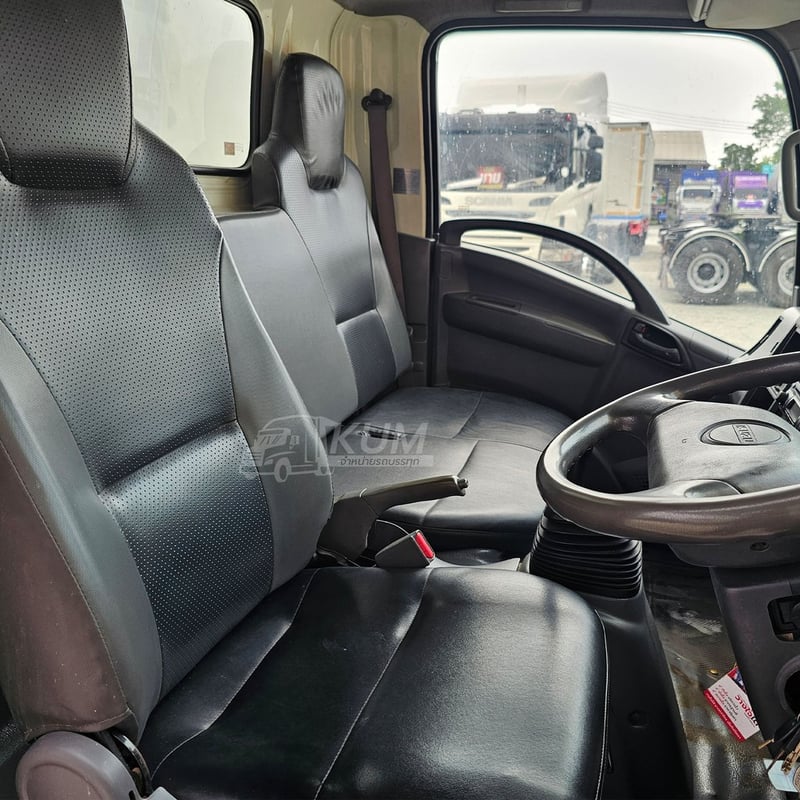 หกล้อตู้ Food Truck ISUZU NMR 130 แรง ปี 2558 (3140)