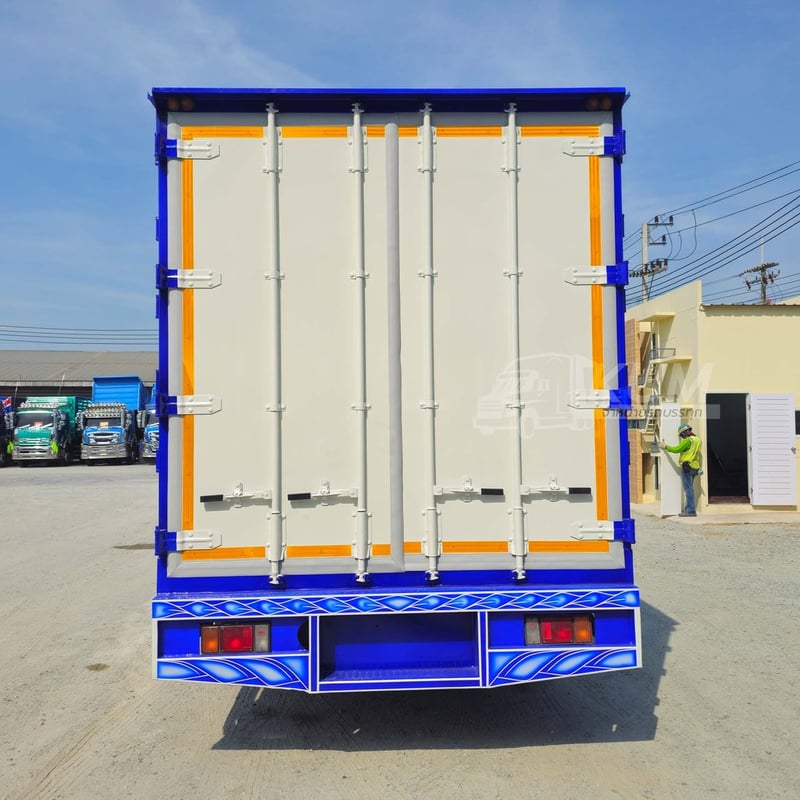 หกล้อตู้สิบบาน ISUZU NPR 150 แรง ปี 2565 (5464)