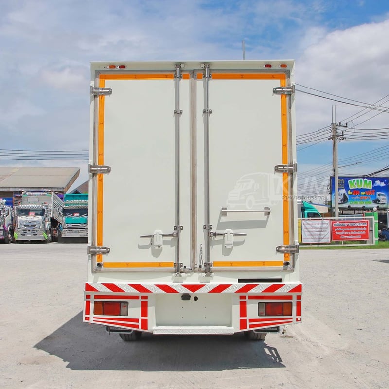 **ราคาตัด** สี่ล้อตู้เย็น ISUZU NLR 130 แรง ปี 2562 (5503) **ราคาตัด** สี่ล้อตู้เย็น ISUZU NLR 130 แรง ปี 2562 (5503)
