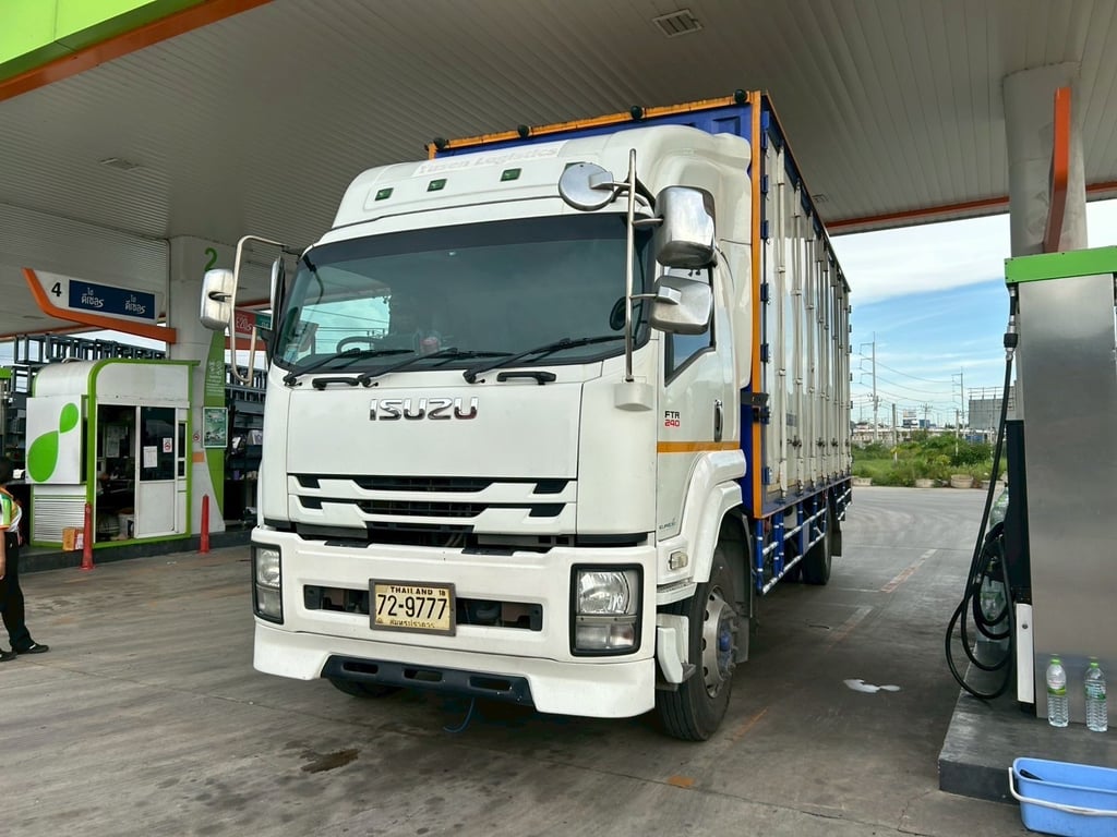 สด ลด VAT หกล้อตู้สิบบาน ISUZU FTR 240 แรงม้า ปี 62 (9777) สด ลด VAT หกล้อตู้สิบบาน ISUZU FTR 240 แรงม้า ปี 62 (9777)