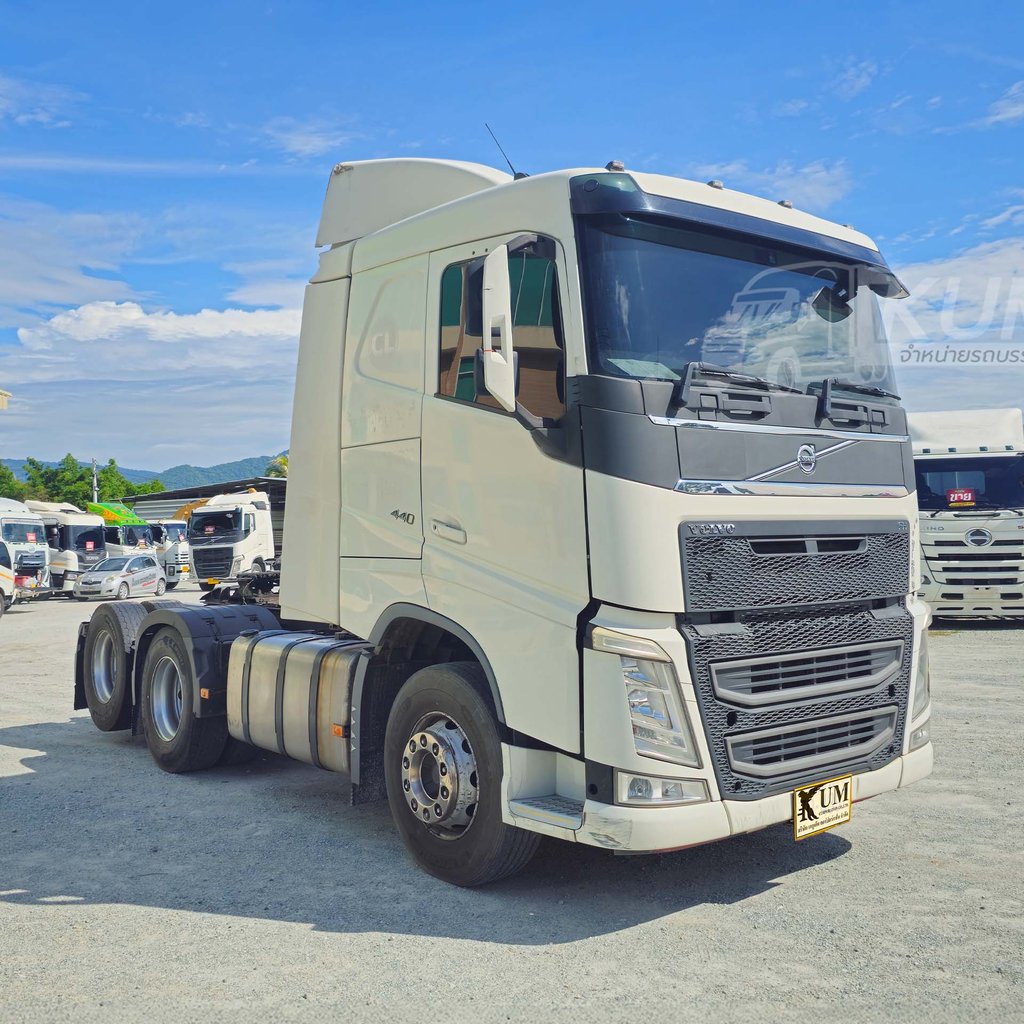 ผ่อน ลด ดอก สวยมากคันนี้ หัวลาก volvo 440 แรงม้า ปี61 (4397) ผ่อน ลด ดอก สวยมากคันนี้ หัวลาก volvo 440 แรงม้า ปี61 (4397)
