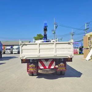 หกล้อดั้มพ์ติดเครน ISUZU FTR 240 แรง ปี 2566 (3266)