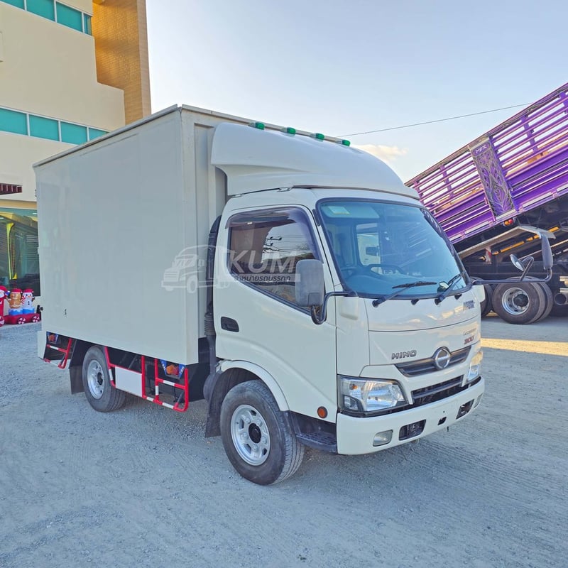 สี่ล้อตู้ HINO XZU 136 แรง ปี 2565 (6121)