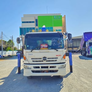 หกล้อเครน HINO FG 212 แรง เครน ธานาโน่ 8 ตัน 3 ปลอก ปี 2556 (7098) หกล้อเครน HINO FG 212 แรง เครน ธานาโน่ 8 ตัน 3 ปลอก ปี 2556 (7098)