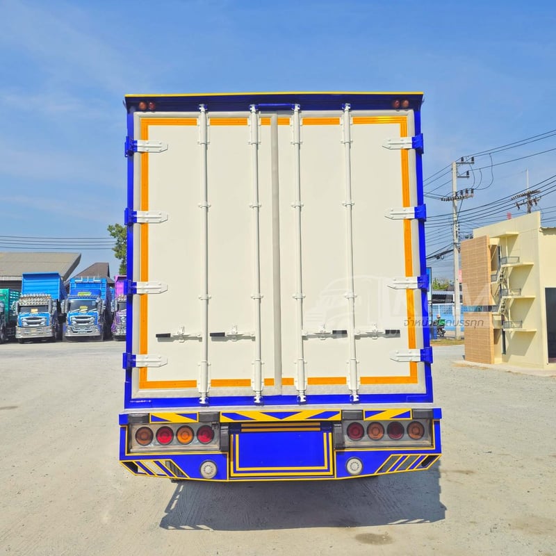 หกล้อตู้สิบบาน ISUZU FRR 210 แรง ปี 2566 (8215)