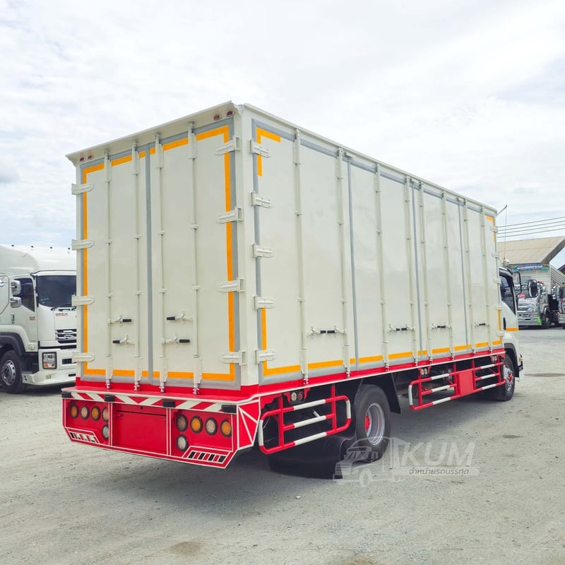 หกล้อตู้สิบบาน ISUZU FRR 190 แรง ปี 2556 (0034) หกล้อตู้สิบบาน ISUZU FRR 190 แรง ปี 2556 (0034)