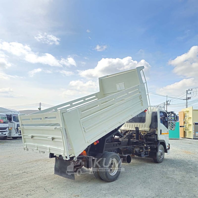 หกล้อดั้มพ์ ISUZU FRR 210 แรงม้า ปี 64  (3221)