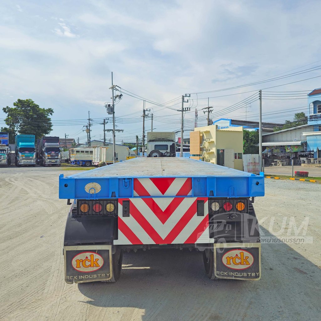 หางสวยๆ หางพื้นเรียบ สามเพลา อู่ RCK ปี 61 (4437) หางสวยๆ หางพื้นเรียบ สามเพลา อู่ RCK ปี 61 (4437)