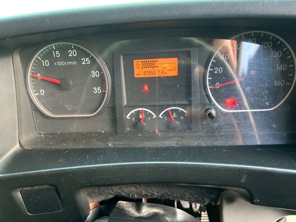 สด ลด VAT หกล้อตู้สิบบาน ISUZU FTR 240 แรงม้า ปี 62  (9777)