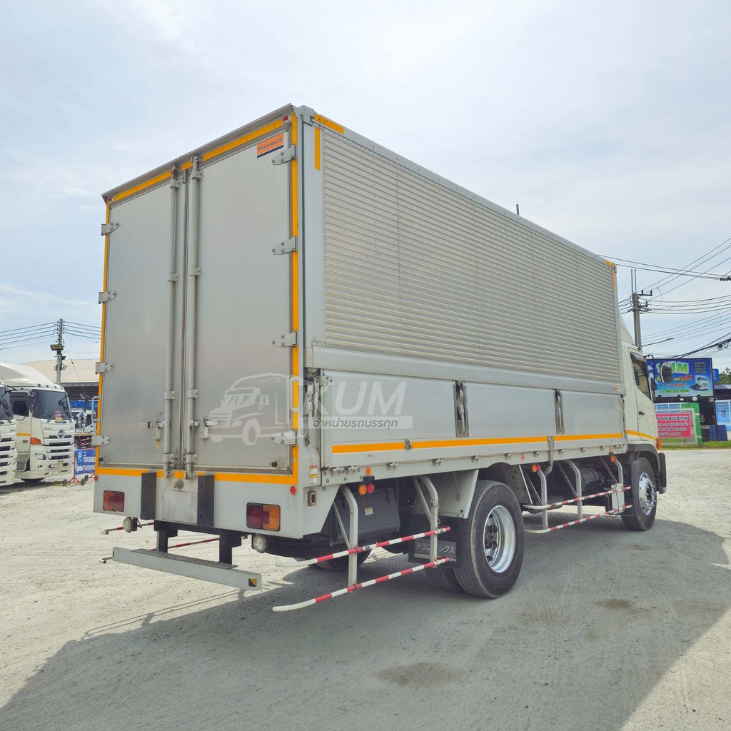 สด ลด VAT หกล้อตู้สามบาน HINO FG8J 240 แรงม้า ปี 63 (3995)