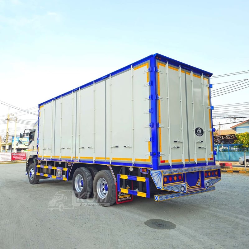 สิบล้อตู้ ISUZU FVM 240 แรง ปี 61 ตู้บิ้วใหม่ (1517)