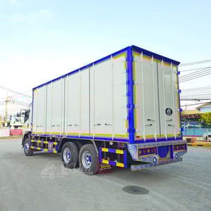 สิบล้อตู้ ISUZU FVM 240 แรง ปี 61 ตู้บิ้วใหม่ (1517)