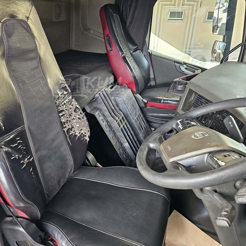 สิบล้อหัวลาก VOLVO FH 440 แรง ปี 2558 (8454)
