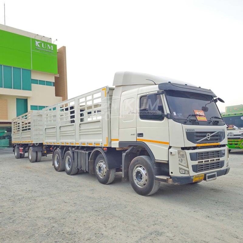 สิบสองล้อคอก Volvo FM 440 แรง ปี 2556 + หางคอก สองเพลา อู่เอสเคที ปี 59 (6467 2894)