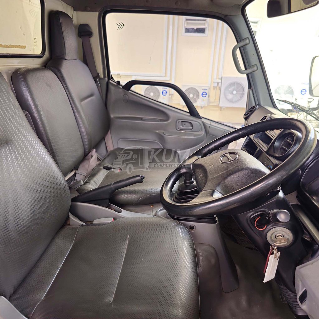 สด ลด VAT สี่ล้อตู้ HINO XZU 136 แรงม้า ปี 63 ราคาพิเศษ (3262)