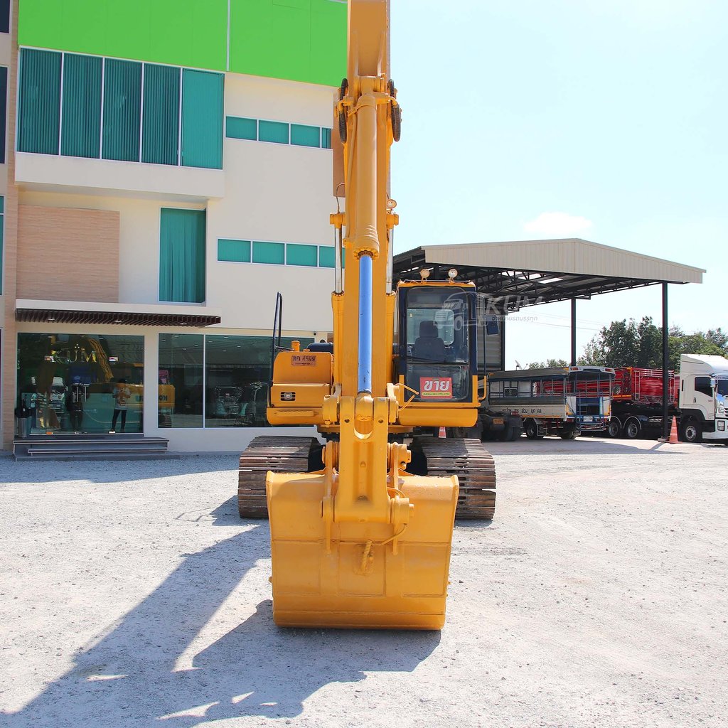 รถแบ็คโฮ KOMATSU PC200-7 150 แรงม้า ปี 48 (4599) รถแบ็คโฮ KOMATSU PC200-7 150 แรงม้า ปี 48 (4599)