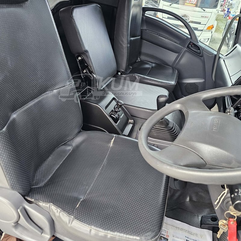 หกล้อตู้สิบบาน ISUZU FTR 240 แรง ปี 2565 (2375) หกล้อตู้สิบบาน ISUZU FTR 240 แรง ปี 2565 (2375)