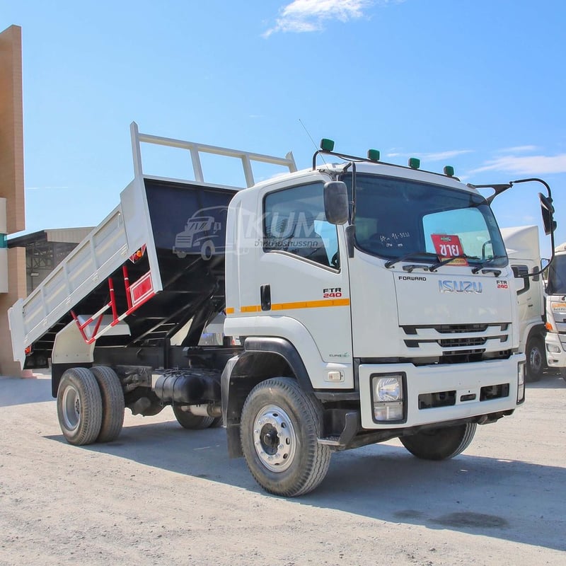 หกล้อดั้มพ์ ISUZU FTR 240 แรง ปี 2566 (3266)