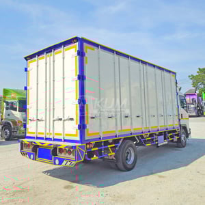 หกล้อตู้สิบบาน ISUZU FRR 210 แรง ปี 2566 (8215)