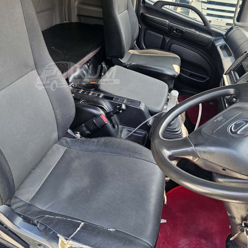 หกล้อตู้สิบบาน HINO FG8J 240 แรง ปี 2561 (4378)