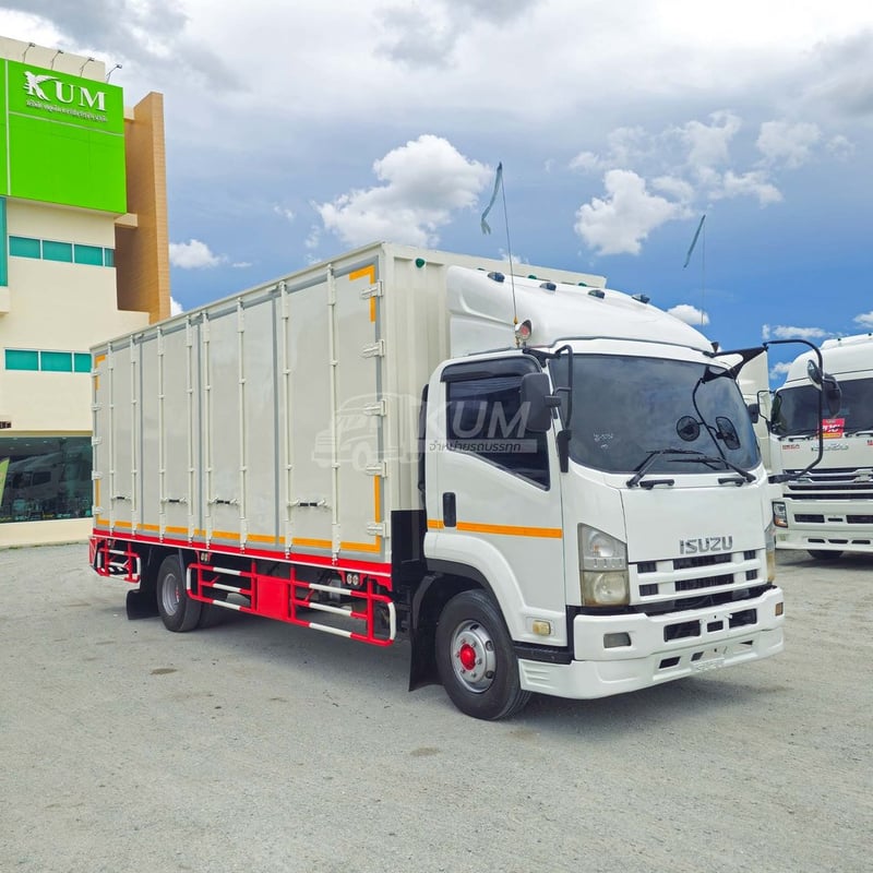 หกล้อตู้สิบบาน ISUZU FRR 190 แรง ปี 2556 (0034) หกล้อตู้สิบบาน ISUZU FRR 190 แรง ปี 2556 (0034)