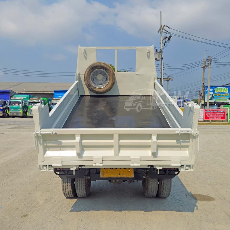 หกล้อดั้มพ์ ISUZU NMR 130 แรง ปี 2564 (3781)