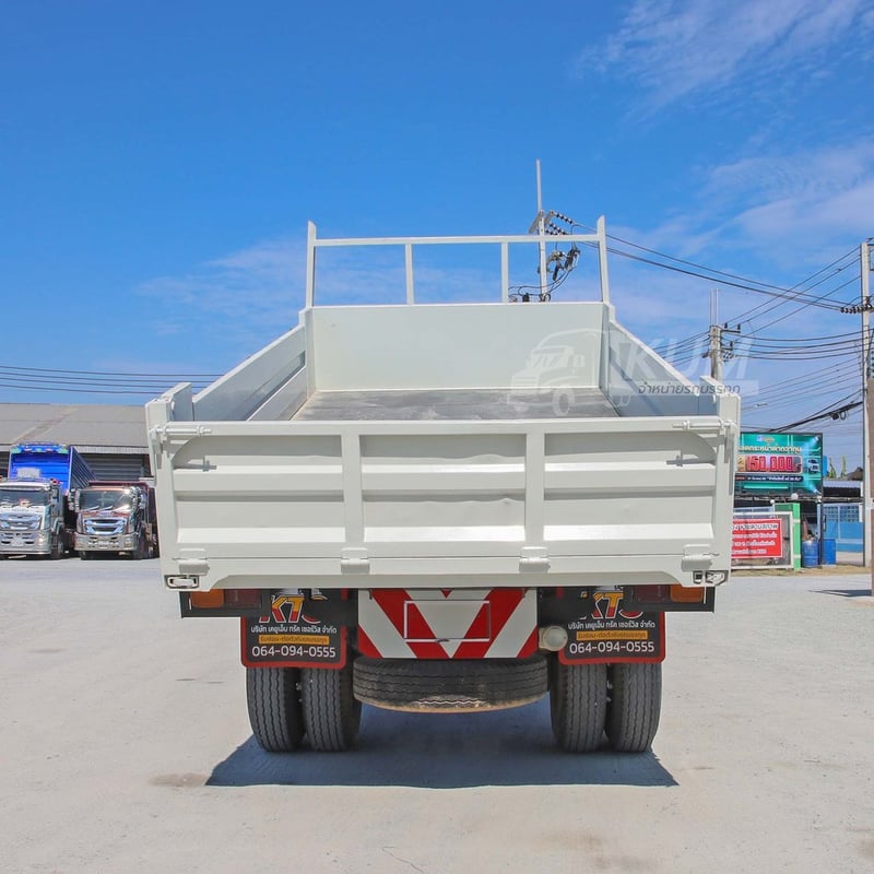 หกล้อดั้มพ์ ISUZU FTR 240 แรง ปี 2566  (3266)