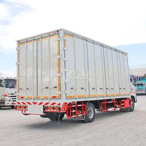 *ราคาตัด* หกล้อตู้สิบบาน HINO FC9J 175 แรง ปี 2556 (8338) *ราคาตัด* หกล้อตู้สิบบาน HINO FC9J 175 แรง ปี 2556 (8338)