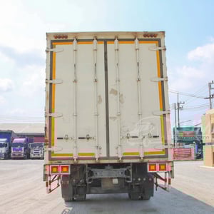 หกล้อตู้สิบบาน HINO FG8J 240 แรง ปี 2561 (4378)