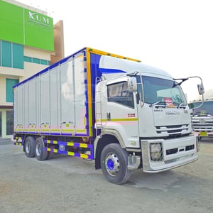 สิบล้อตู้ ISUZU FVM 240 แรง ปี 2560 (2720)