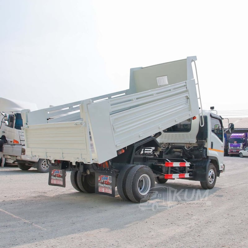 หกล้อดั้มพ์ ISUZU FRR 210 แรง ปี 2566 (4606)