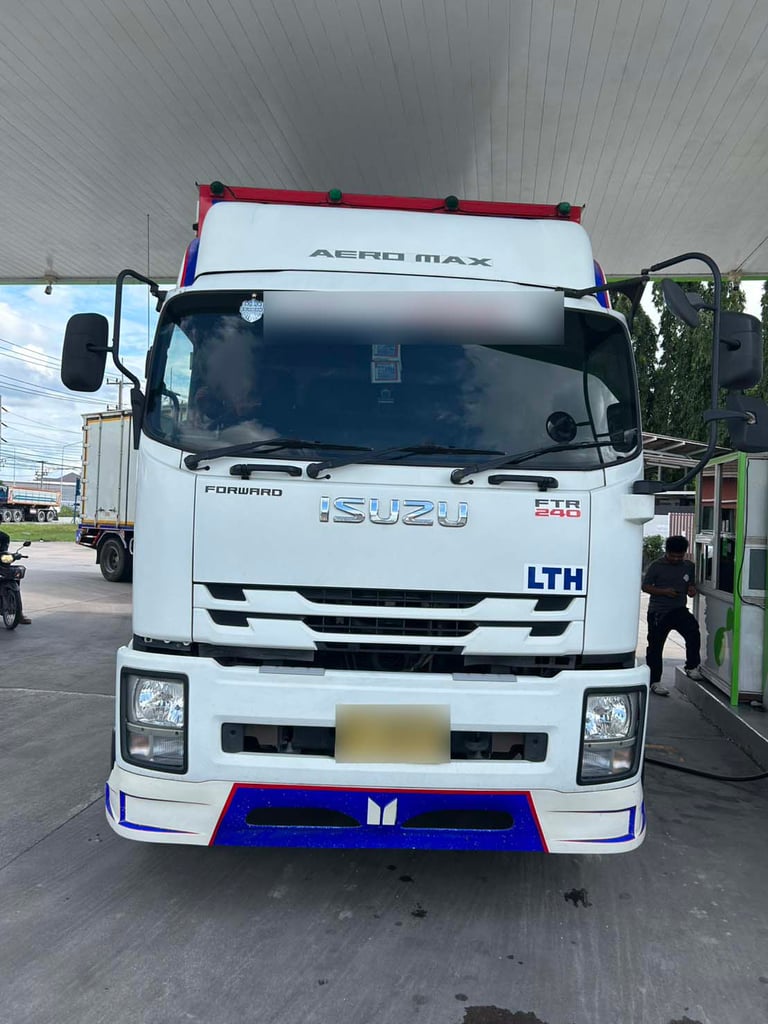 ผ่อน ลด ดอก ISUZU FTR 240 ปี 64 หกล้อตู้สิบบาน (0629) ผ่อน ลด ดอก ISUZU FTR 240 ปี 64 หกล้อตู้สิบบาน (0629)