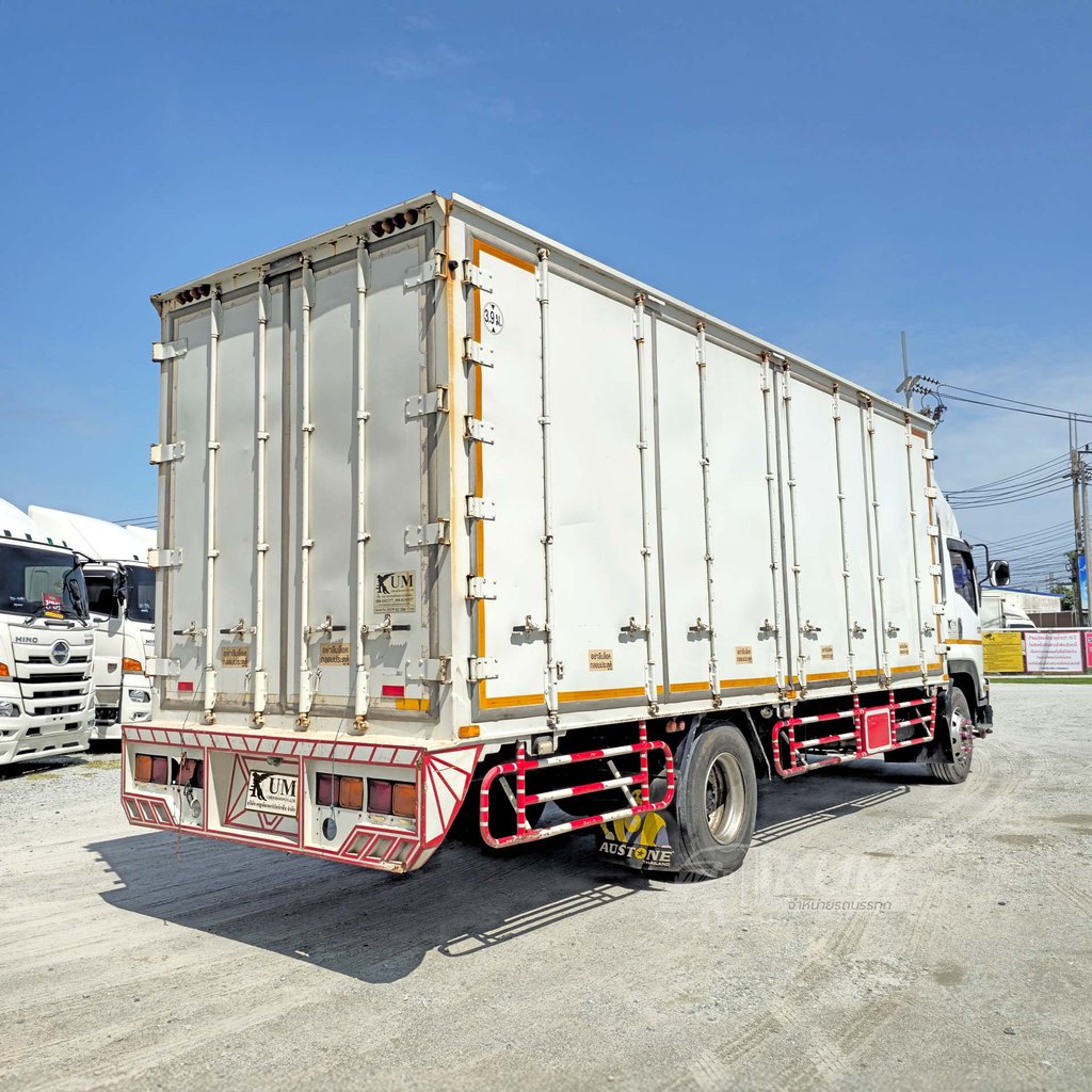 สด ลด VAT หกล้อตู้สิบบาน ISUZU FTR 240 แรงม้า ปี 58 (2715) สด ลด VAT หกล้อตู้สิบบาน ISUZU FTR 240 แรงม้า ปี 58 (2715)