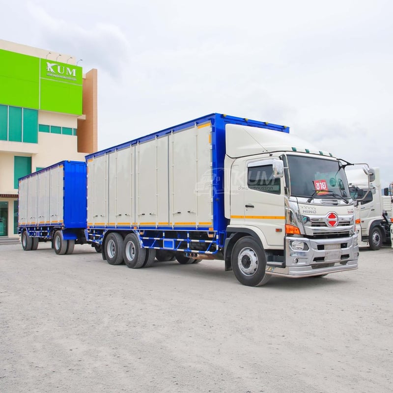 สิบล้อตู้สิบบาน HINO FL8J 260 แรง ปี 2565 + หางตู้สิบบาน สองเพลา อู่สมศักดิ์ บอดี้คาร์ ปี 2565 (7642 7643) สิบล้อตู้สิบบาน HINO FL8J 260 แรง ปี 2565 + หางตู้สิบบาน สองเพลา อู่สมศักดิ์ บอดี้คาร์ ปี 2565 (7642 7643)