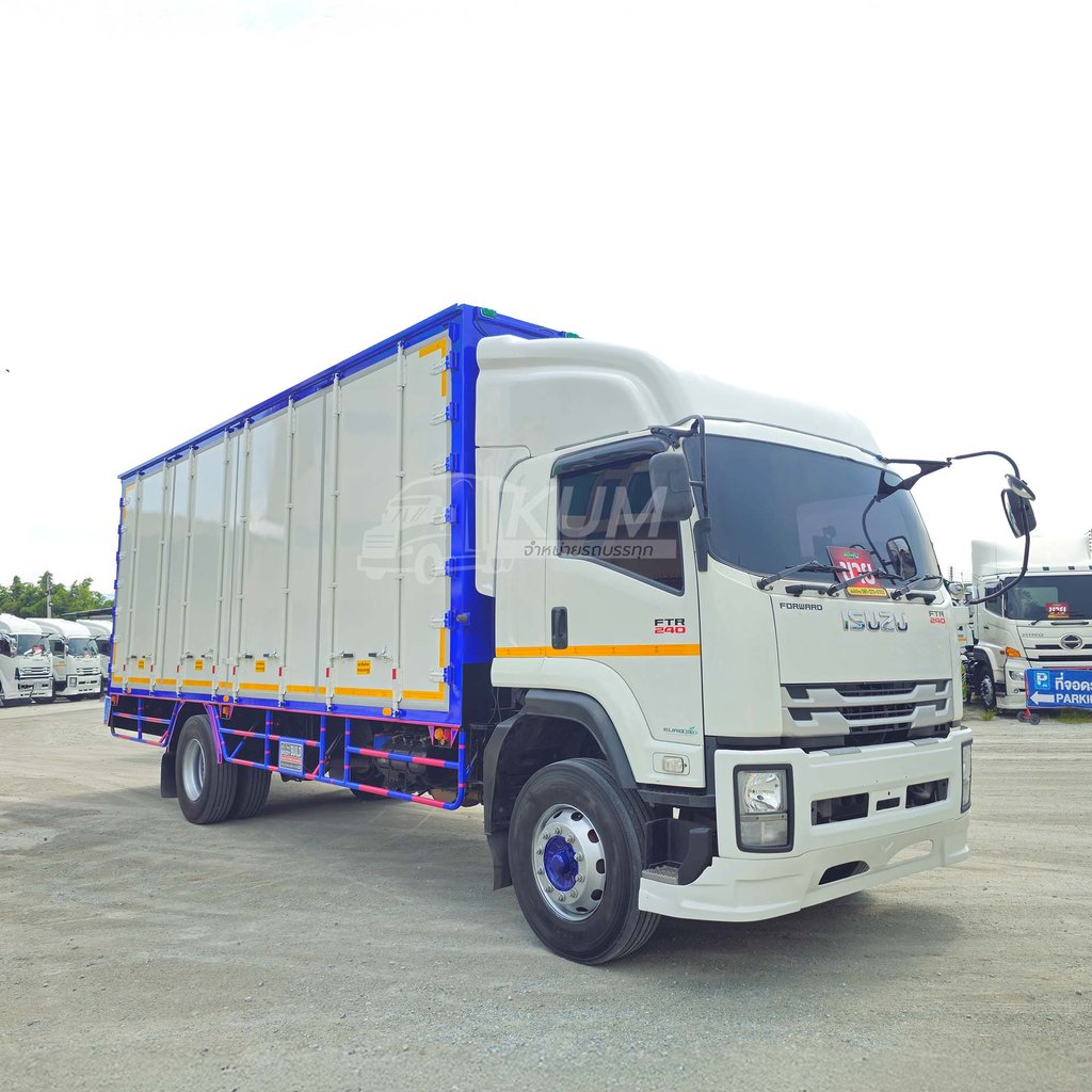 ผ่อน ลด ดอก หกล้อตู้สิบบาน ISUZU FTR 240 แรง ปี 66 (3438) ผ่อน ลด ดอก หกล้อตู้สิบบาน ISUZU FTR 240 แรง ปี 66 (3438)