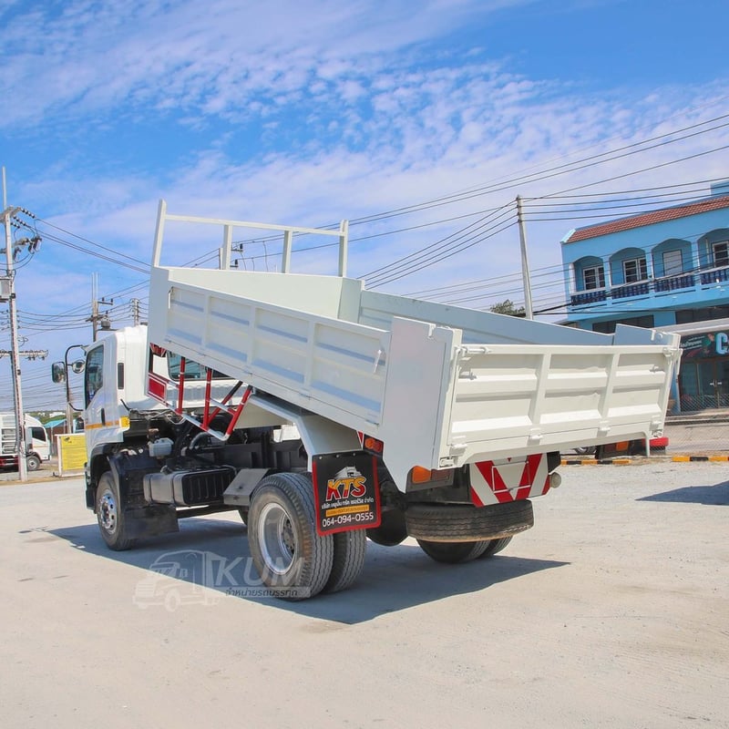 หกล้อดั้มพ์ ISUZU FTR 240 แรง ปี 2566 (3266)