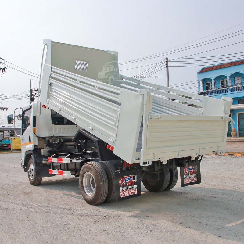 หกล้อดั้มพ์ ISUZU FRR 210 แรง ปี 2566 (4606)